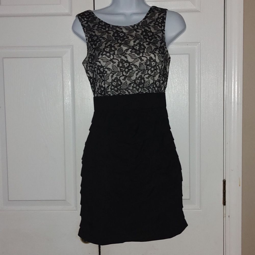 Express Black and Cream Lace Top Bodycon cocktail  party dance Dress Sz 2